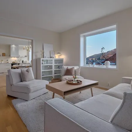 Daire Luxurious W/ Beautiful Location *